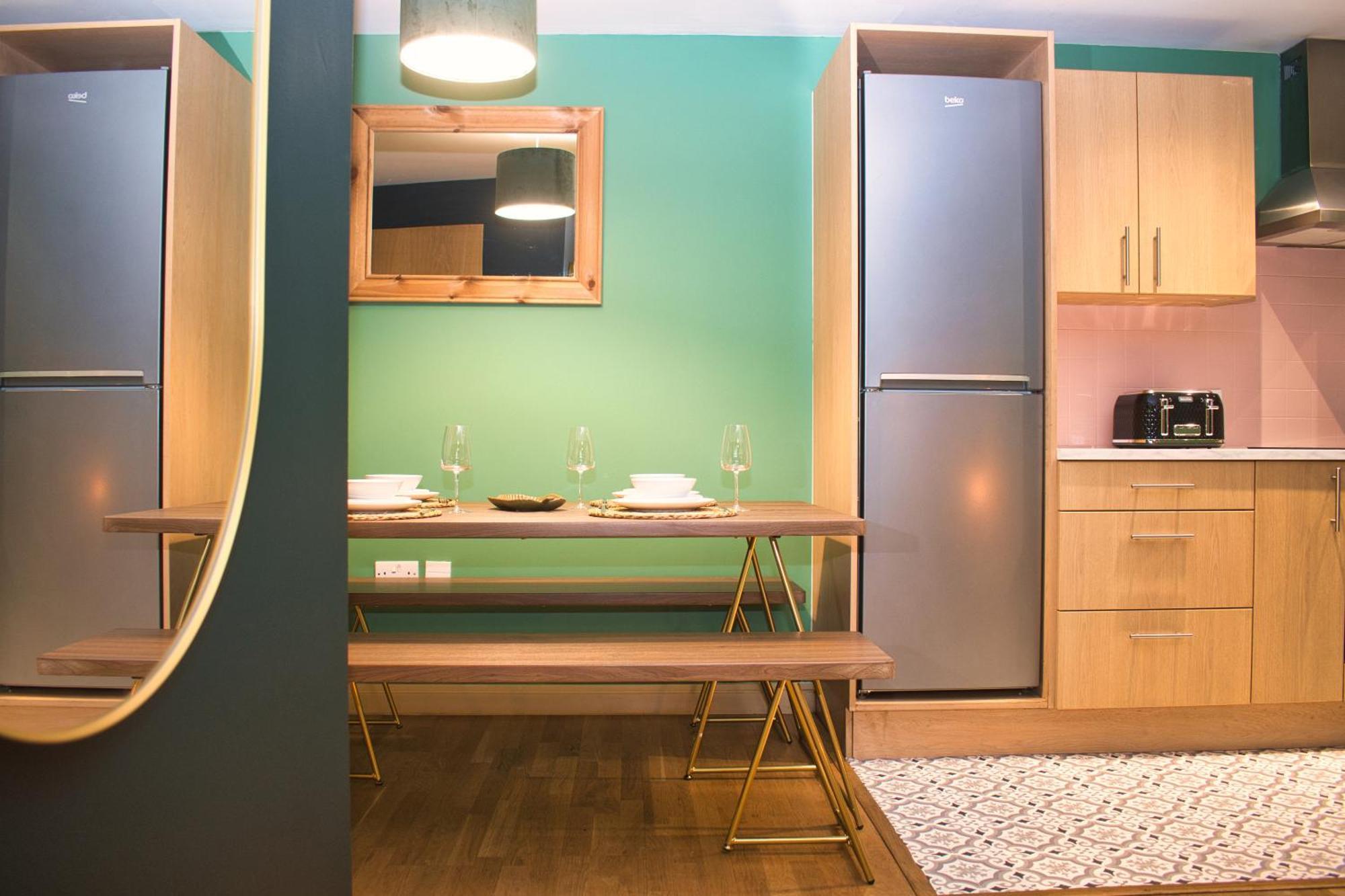Spacious Centre - Free Parking - Ao Arena Apartment *